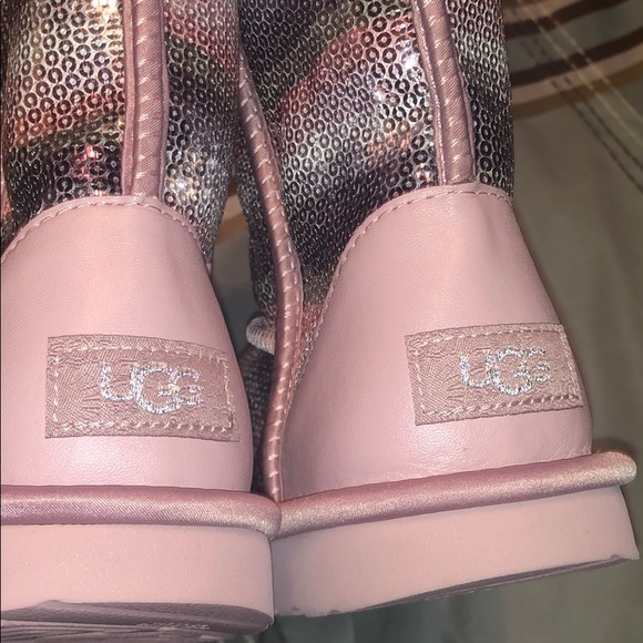 Authentic Uggs - Picture 4 of 7